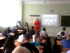 Громить врага нам песня помогала