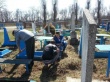 Молодые тбилисцы навели порядок на кладбище
