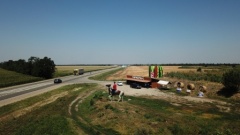 Необычные фигуры появились на поле в Тбилисском районе