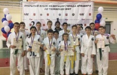 Тбилисские тхэквондисты привезли 18 медалей из Армавира