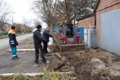 В Тбилисской на улице Почтовой продолжают обустраивать пандус