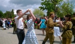 В День Победы тбилисцы закружились в вальсе
