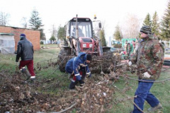 В Тбилисской по переулку Бригадному ремонтируют тротуар