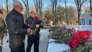 В Тбилисском районе отдают дань уважения в День Неизвестного Солдата