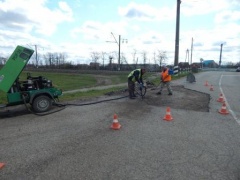 В Тбилисской на улице Элеваторной начались работы по ямочному ремонту дороги