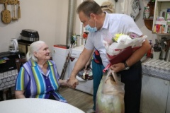 Глава Тбилисского района поздравил жительницу с юбилеем