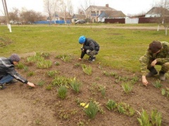 В Тбилисском районе волонтеры продолжают помогать ветеранам и пенсионерам