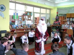 Вдруг как в сказке скрипнула дверь…