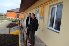 Евгений Ильин осмотрел строящиеся дома в поселке Октябрьском
