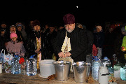 В ночь с 18 на 19 января 2017 года жители и гости Тбилисского района собрались на берегу карьера Ванновского сельского поселения, чтобы принять участие в таинстве водоосвящения. 