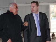 Евгений Ильин посетил больницу и спорткомплекс