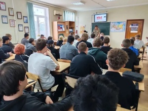 Сегодня в ГБПОУ «КТТиЖТ» села Ванновского состоялась встреча с действующим бойцом СВО - Рудневым Дмитрием Владимировичем.
