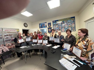В Тбилисском районе завершила обучение вторая группа участников гранта губернатора Кубани "Смартфон для всех"
