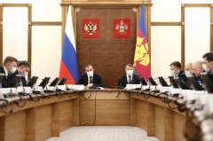 Обеспечивать безопасность в майские праздники на Кубани будут около 18 тысяч правоохранителей и казаков