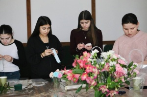 В Тбилисском районе прошёл творческий мастер-класс к 8 Марта