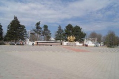 В Тбилисском районе молодые депутаты следят за состоянием мемориалов
