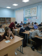 В канун памятной даты «День Героев Отечества» в пятнадцатой школе прошел круглый стол «Герои моей малой Родины»