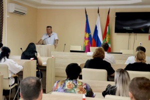 В администрации района рабочую неделю традиционно начали с планерного совещания