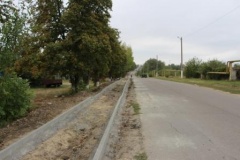 В Нововладимировской на улице Ленина ведется строительство  тротуара