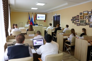 Исполняющий обязанности главы района Олег Ляхов встретился с лидерами школьного ученического самоуправления - 2025