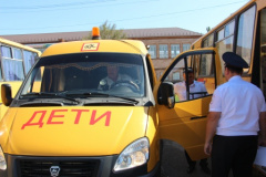 В Тбилисском районе проверяют школьные автобусы