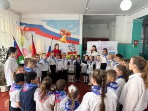 В школе №12 станицы Алексее-Тенгинской состоялась церемония посвящения учащихся 1 класса в «Орлята России»