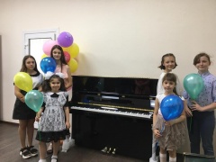 Новое пианино появилось в детской школе искусств станицы Тбилисской