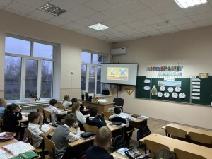 В школах района почтили память Героев Отечества