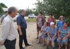 Жители улицы Элеваторной задали вопросы Виктору Красноруцкому