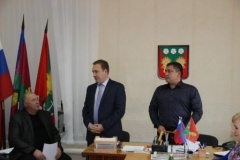 Евгений Ильин представил исполняющего обязанности главы Ванновского поселения