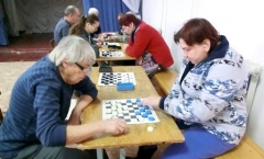 В клубе «Успех» прошел турнир по шашкам