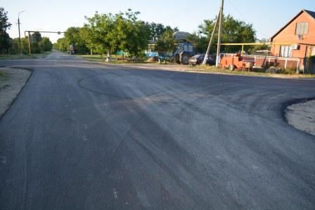 В Шевченко ремонтируют 1,6 км дороги