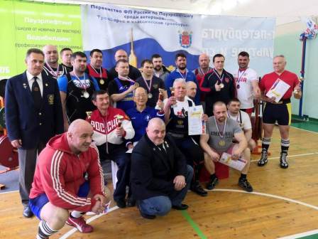 Тбилисские ветераны завоевали золото и серебро Первенства России по пауэрлифтингу 