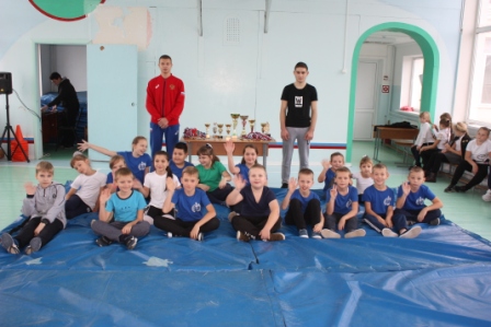 Тематической акцией в пятой школе отметили День отказа от курения