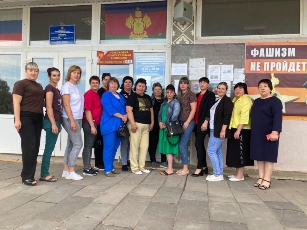 На избирательных участках