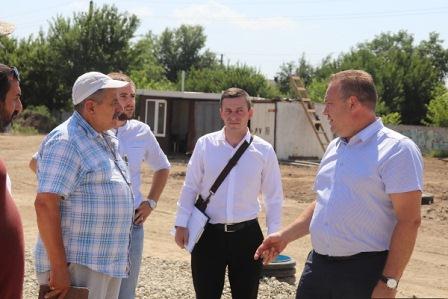 В Тбилисском районе продолжается строительство стадиона и центра единоборств