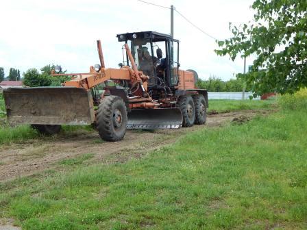 В хуторе Северин грейдируют дороги