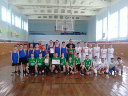 Тбилисские школьники стали победителями полуфинальных соревнования по баскетболу