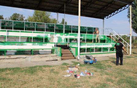 В Тбилисской и хуторе Северин приводят в порядок стадионы