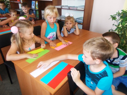 «Три символа на фоне истории» - путешествие в страну геральдики к Дню Государственного флага РФ