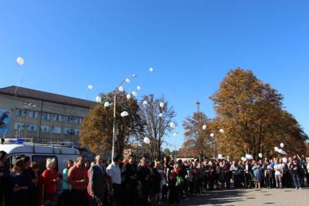 В Тбилисской прошел траурный митинг в память о погибших в Керчи