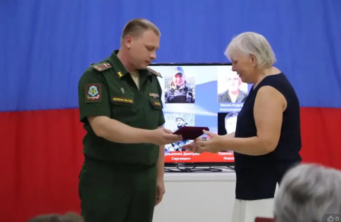 Сегодня передали боевые награды родственникам погибших военнослужащих Российской армии
