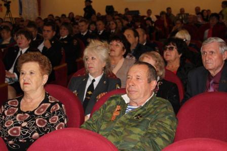 Сотрудников полиции поздравили с профессиональным праздником