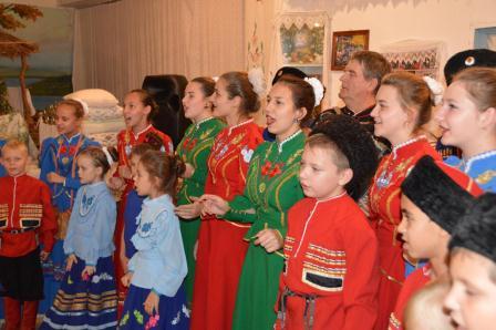 Настоятель Свято-Покровского храма встретился с казачатами