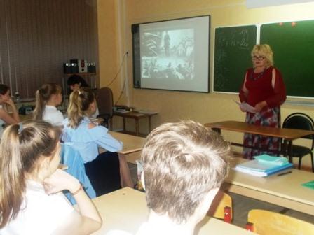 "Громить врага нам песня помогала"