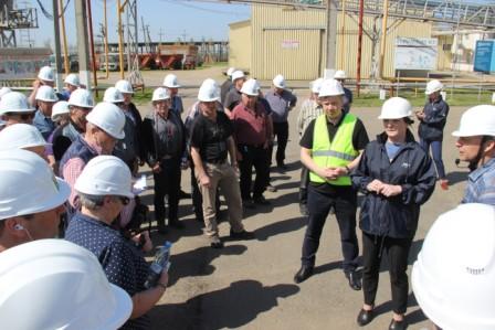 За опытом в Тбилисский район приехали фермеры из Швейцарии