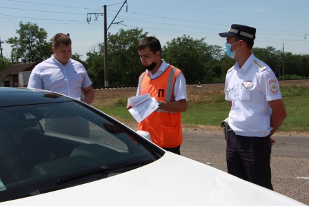 В Тбилисском районе на железнодорожных переездах прошла профилактическая акция