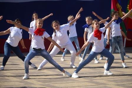 Концерт-акция, посвященный Дню флага России, прошел в Тбилисском районе