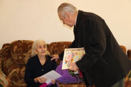В Тбилисской поздравили ветерана ВОв с 90-летием