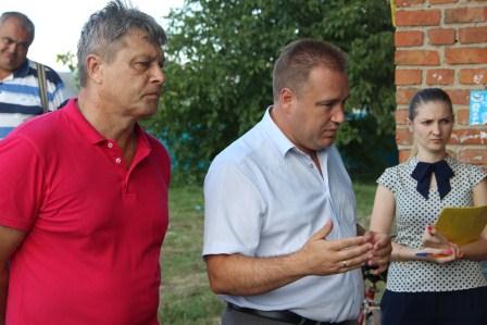 Глава района встретился с жителями хуторов Песчаного поселения